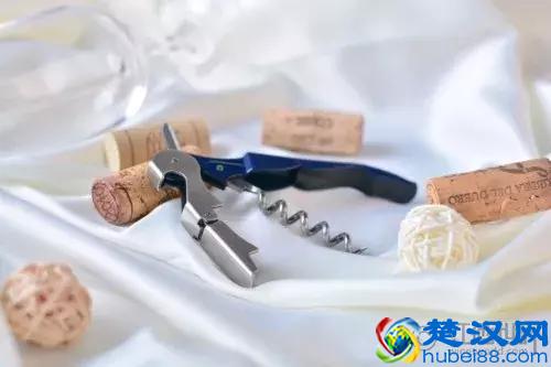 葡萄酒如何开瓶？