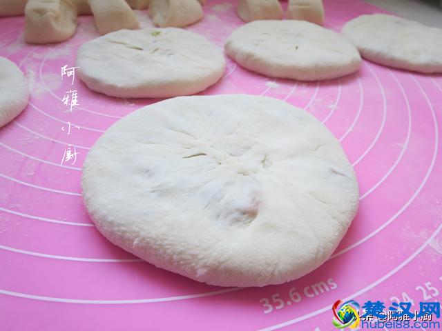 烙馅饼的家常做法，原来和面才是关键，这样做皮薄馅足不露馅