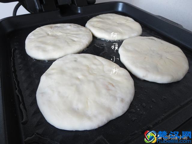 烙馅饼的家常做法，原来和面才是关键，这样做皮薄馅足不露馅