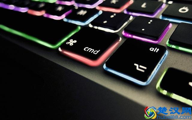 苹果MacBookPro笔记本电脑温度高、风扇吵、速度慢正常吗？正常