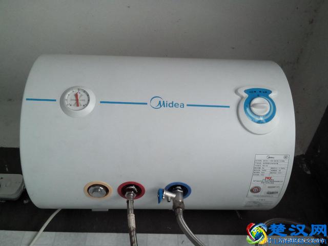 燃气热水器是选万和好还是美的好？内行人教你防止被坑！