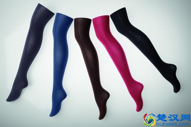 黑色打底裤不是万能的，如何根据穿衣颜色搭裤袜
