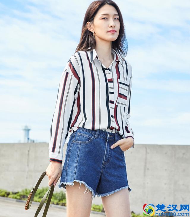 今年超流行的8款衬衣，女人这样穿男人超喜欢！