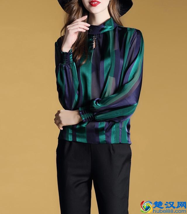 今年超流行的8款衬衣，女人这样穿男人超喜欢！