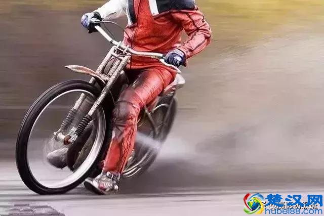 本地人带你玩！重庆解放碑附近都有哪些好玩儿的好吃的？