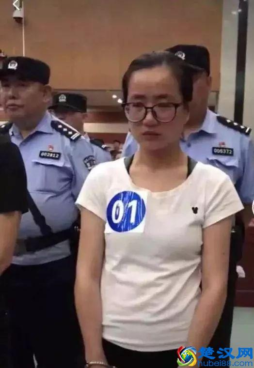 90后“女黑老大”手段残暴、行为恶劣！现在终于判了，获刑25年