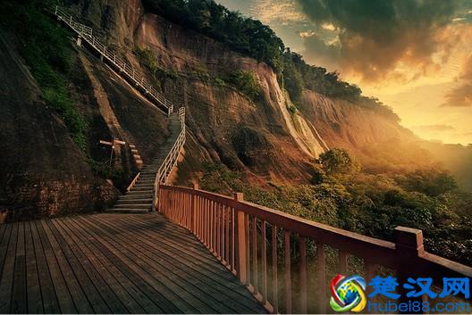 霍金再次预言：人类将会在未来百年内真正实现永生的科学技术 还称有依据说明！