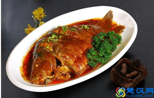 红烧鱼的家常做法，不粘锅不掉皮，比饭店做的都好吃