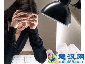 眼睛红血丝的真正原因，一共3个，你是哪一个