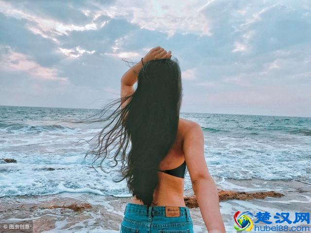 最开始和女生聊天，聊什么比较好？高手聊天技巧曝光