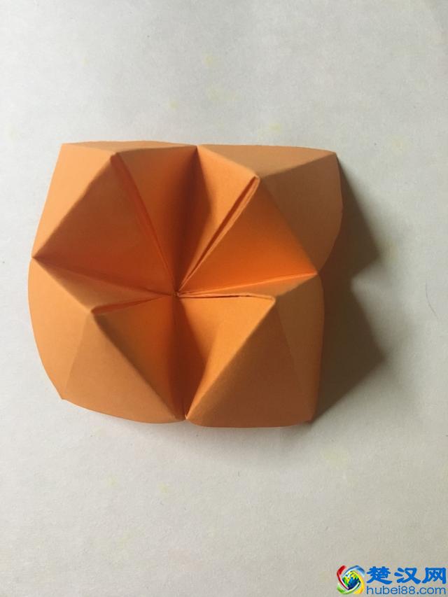 小时候经常玩的东南西北，教孩子折吧？