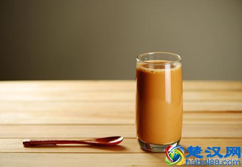 打了十几家奶茶店的加盟热线后，原来奶茶店原来是这么开的