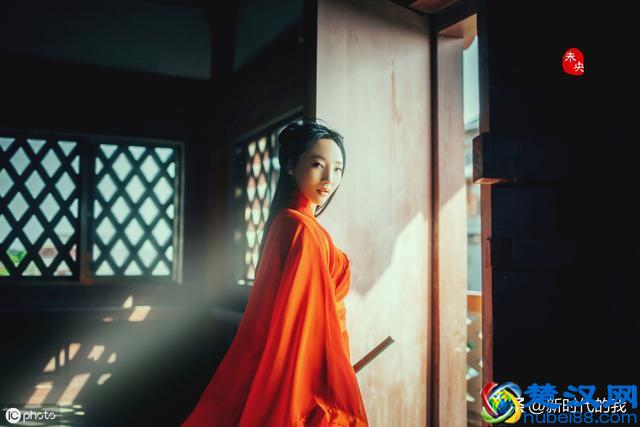 千里驾轻舟，不负如来不负卿