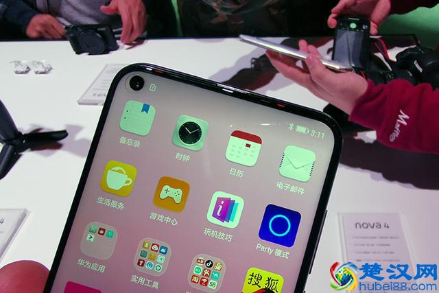 小米手机2018年国内销量不理想，2019年该如何迎战？