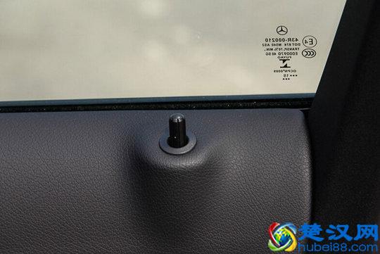 钥匙锁车里了怎么办？几招应急办法轻松解决！