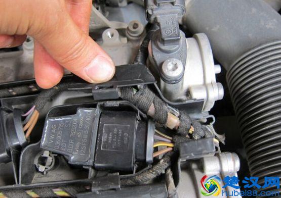 为什么4S店总让换火花塞？火花塞多久换一次才正常？你知道吗？