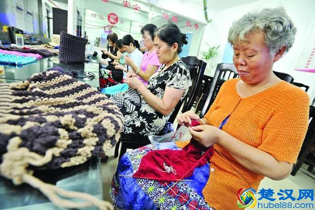 社会空巢老人越来越多，到底是什么导致这个原因呢？