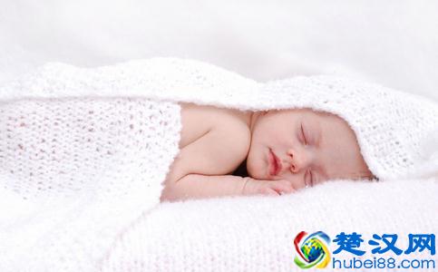 新生儿喝什么牌子的奶粉好?刚刚出生的婴儿喝什么奶粉好