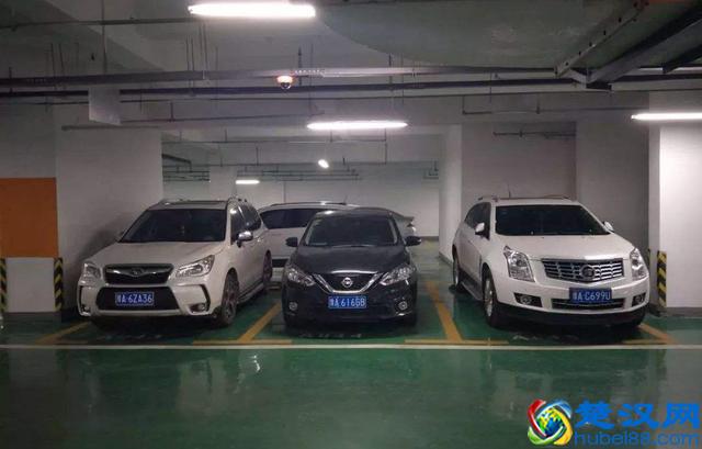 在地下停车场停车，不要找这4种车位，以免经常修车！
