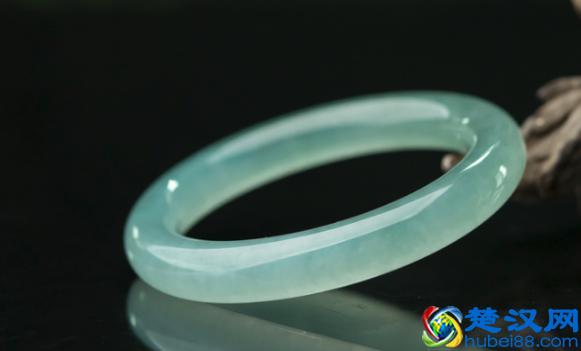 翡翠手镯A货什么价位？A货翡翠玉镯多少钱？