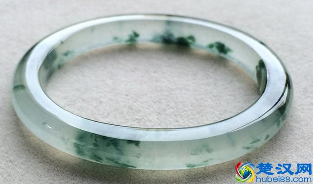翡翠手镯A货什么价位？A货翡翠玉镯多少钱？