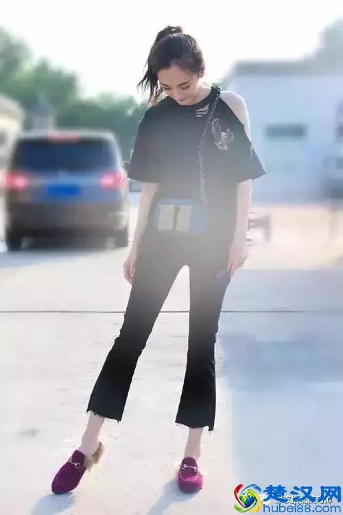 黑色裤子配什么颜色上衣?颜色搭配有技巧!