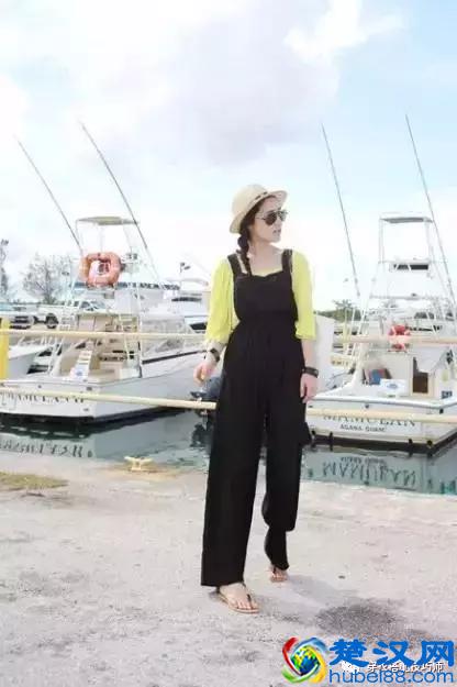 黑色裤子配什么颜色上衣?颜色搭配有技巧!