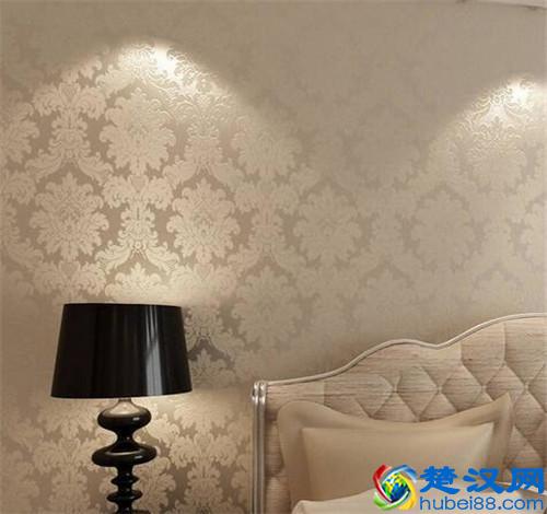 自己在家怎么贴墙纸？墙壁贴壁纸前要注意什么？