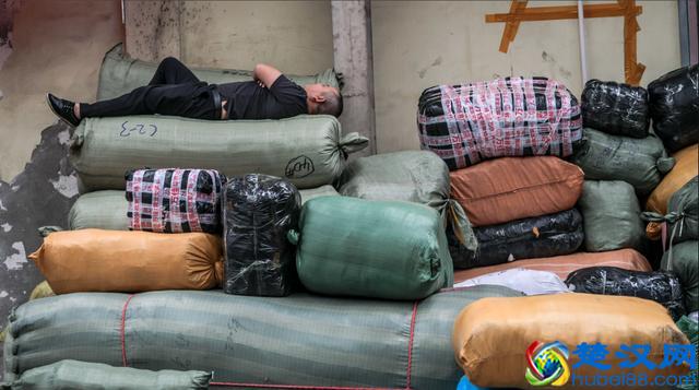 广州十大女装批发市场！！！这里拥有全球最齐的货源