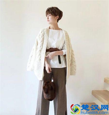 针织衫配什么裤子 春天就很适合穿针织罩衫