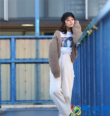 针织衫配什么裤子 春天就很适合穿针织罩衫