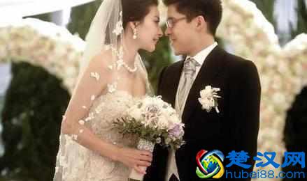 霍启刚为什么一定要娶并不太好看的郭晶晶？其实真的很简单