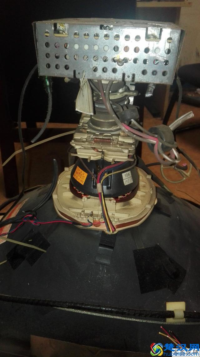 细致多图拆一个国产的飞利浦彩色显示器06年的