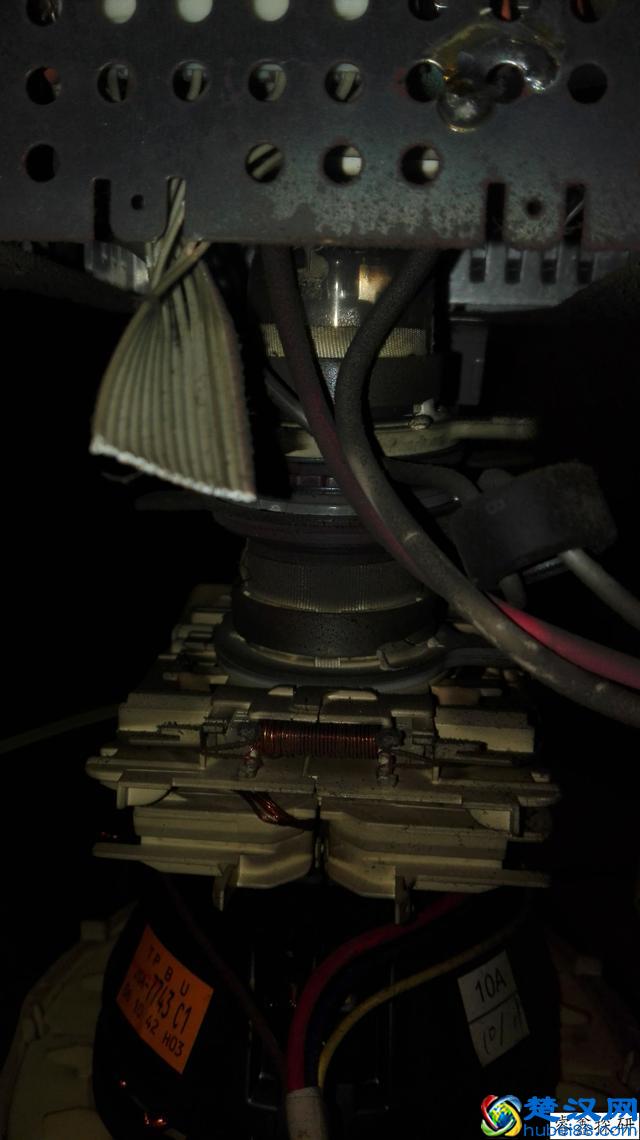 细致多图拆一个国产的飞利浦彩色显示器06年的