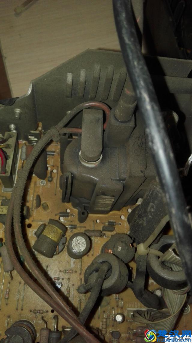 细致多图拆一个国产的飞利浦彩色显示器06年的