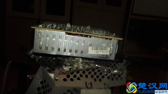 细致多图拆一个国产的飞利浦彩色显示器06年的