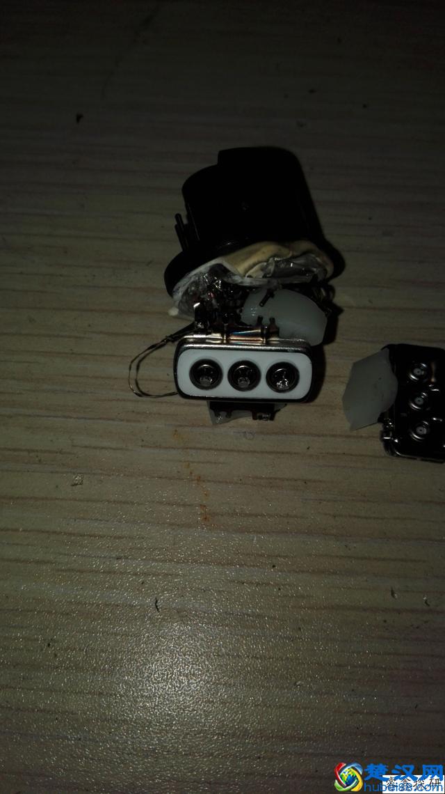 细致多图拆一个国产的飞利浦彩色显示器06年的