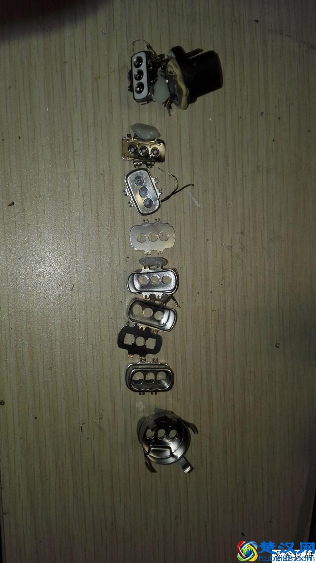 细致多图拆一个国产的飞利浦彩色显示器06年的