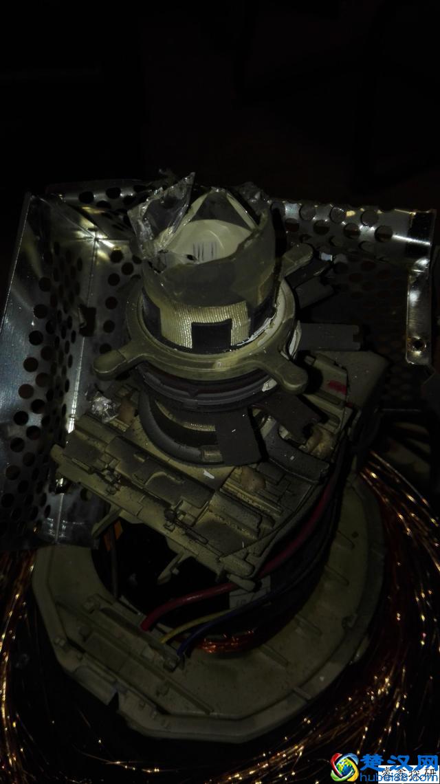 细致多图拆一个国产的飞利浦彩色显示器06年的