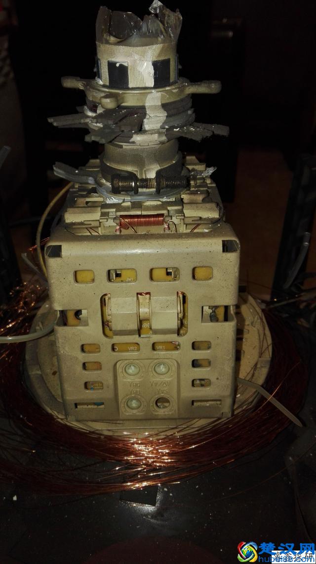 细致多图拆一个国产的飞利浦彩色显示器06年的