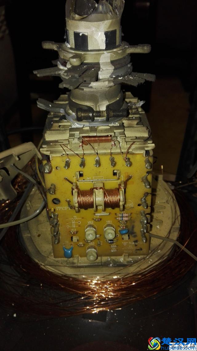 细致多图拆一个国产的飞利浦彩色显示器06年的