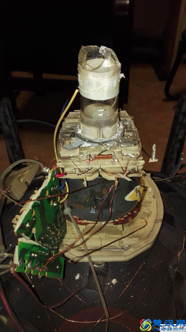 细致多图拆一个国产的飞利浦彩色显示器06年的