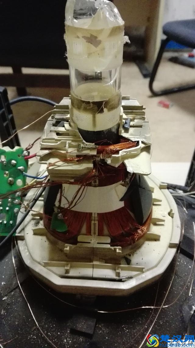 细致多图拆一个国产的飞利浦彩色显示器06年的