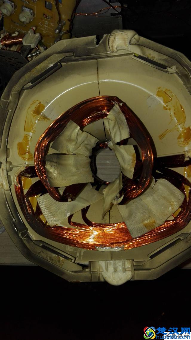 细致多图拆一个国产的飞利浦彩色显示器06年的