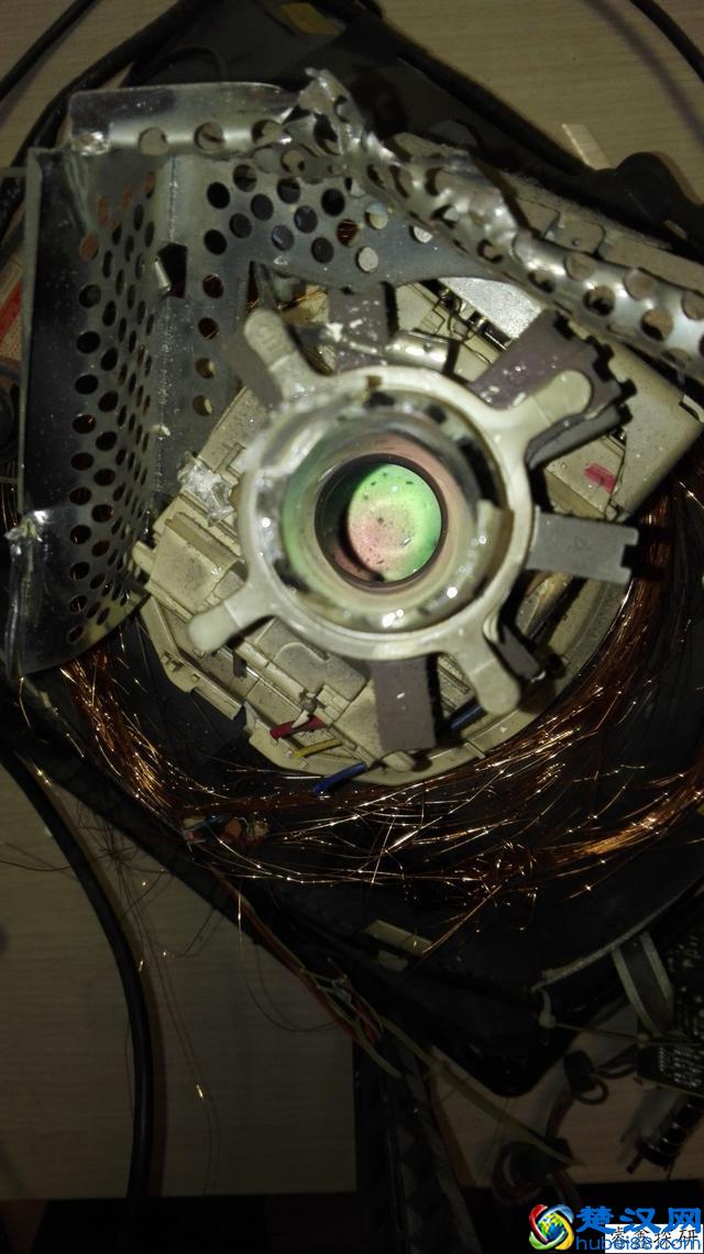 细致多图拆一个国产的飞利浦彩色显示器06年的