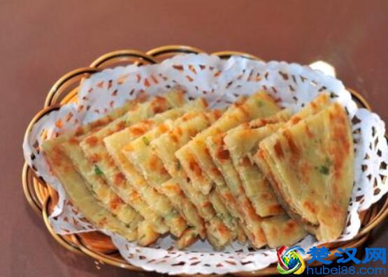 葱油饼怎么做？从和面开始，教你做出正宗的葱油饼