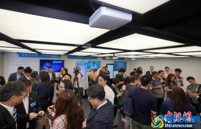 今天，华为助力香港打通史上第一通5G电话