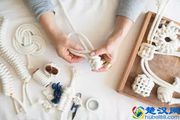 花365天学习打结，每天打一个不同的结，开了展览，INS吸粉无数！