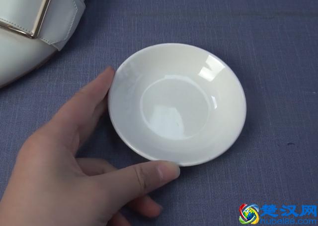 鞋子打脚磨跟很难受怎么办？教你一招轻松解决！赶紧收藏