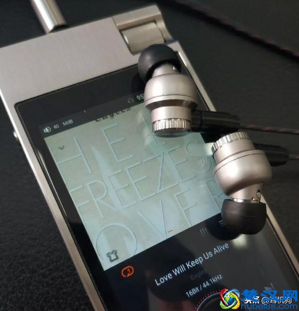 声音震撼，颜值爆表，JVC这三款耳机你听过吗？